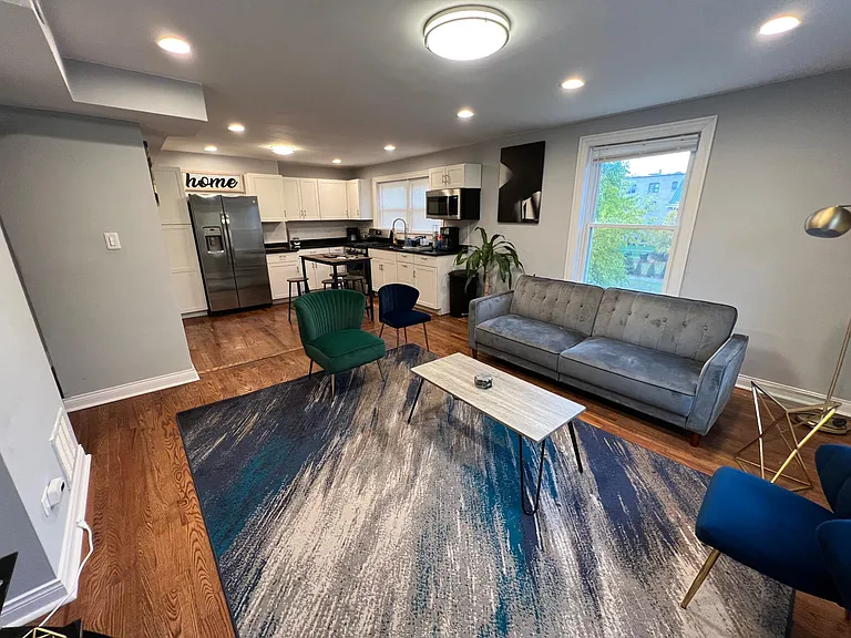 5946 W Washington Blvd #2E — Photo 3