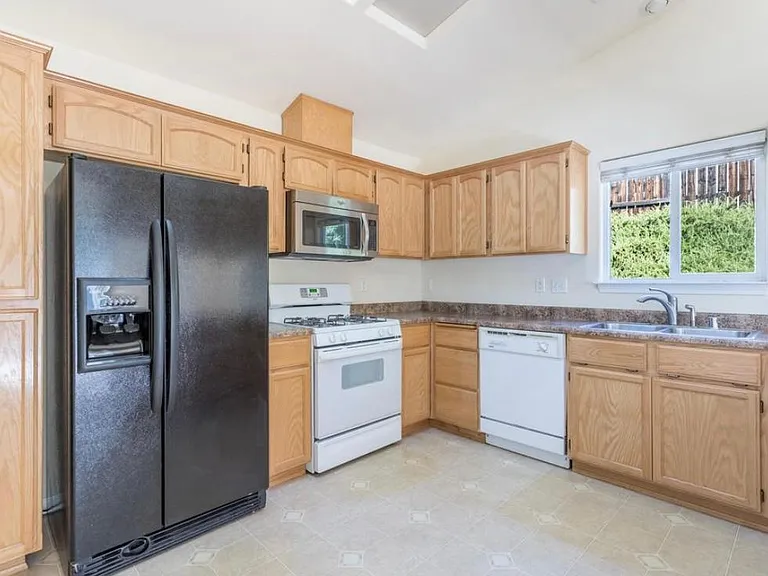 3993 Cambria Dr — Photo 14