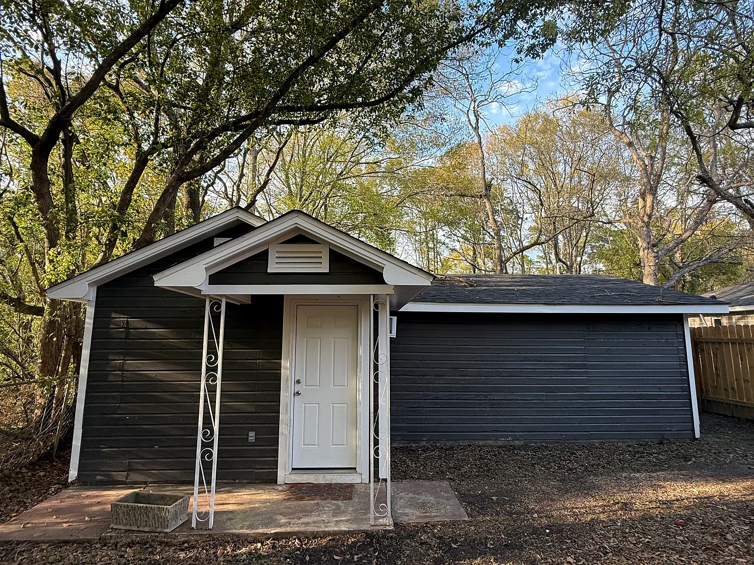 2 bed, 1100 sqft, $1,175 — Photo 1
