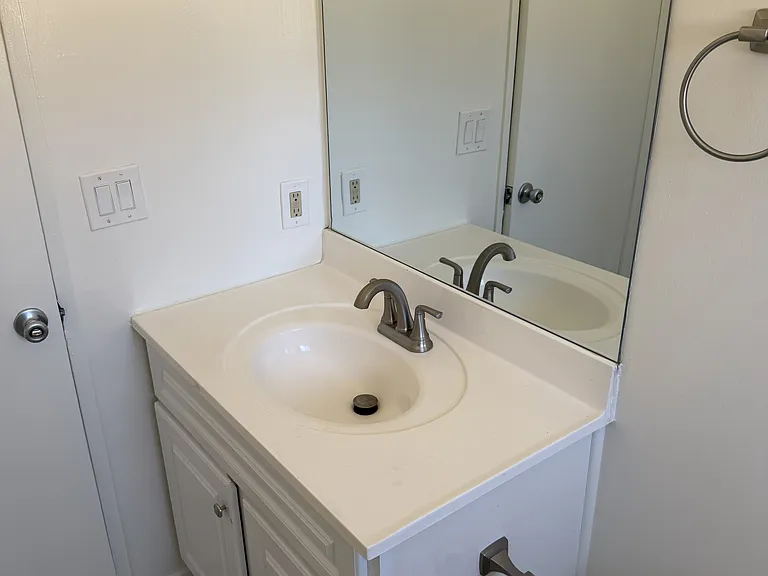 4310 Ventura Cyn Ave — Photo 28