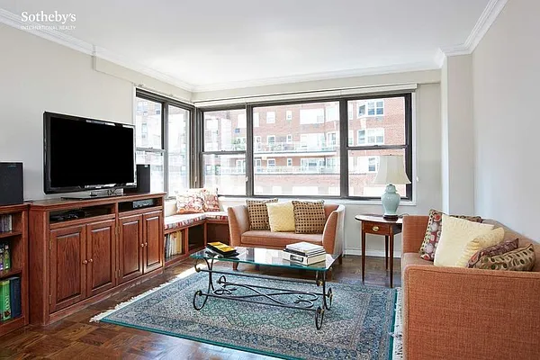 Sold by Sotheby's International Realty | media 1