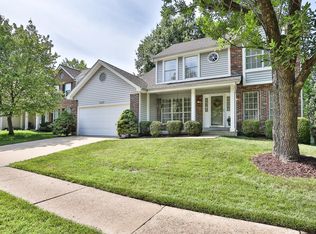 1020 Columbard Dr, Ballwin, MO 63021