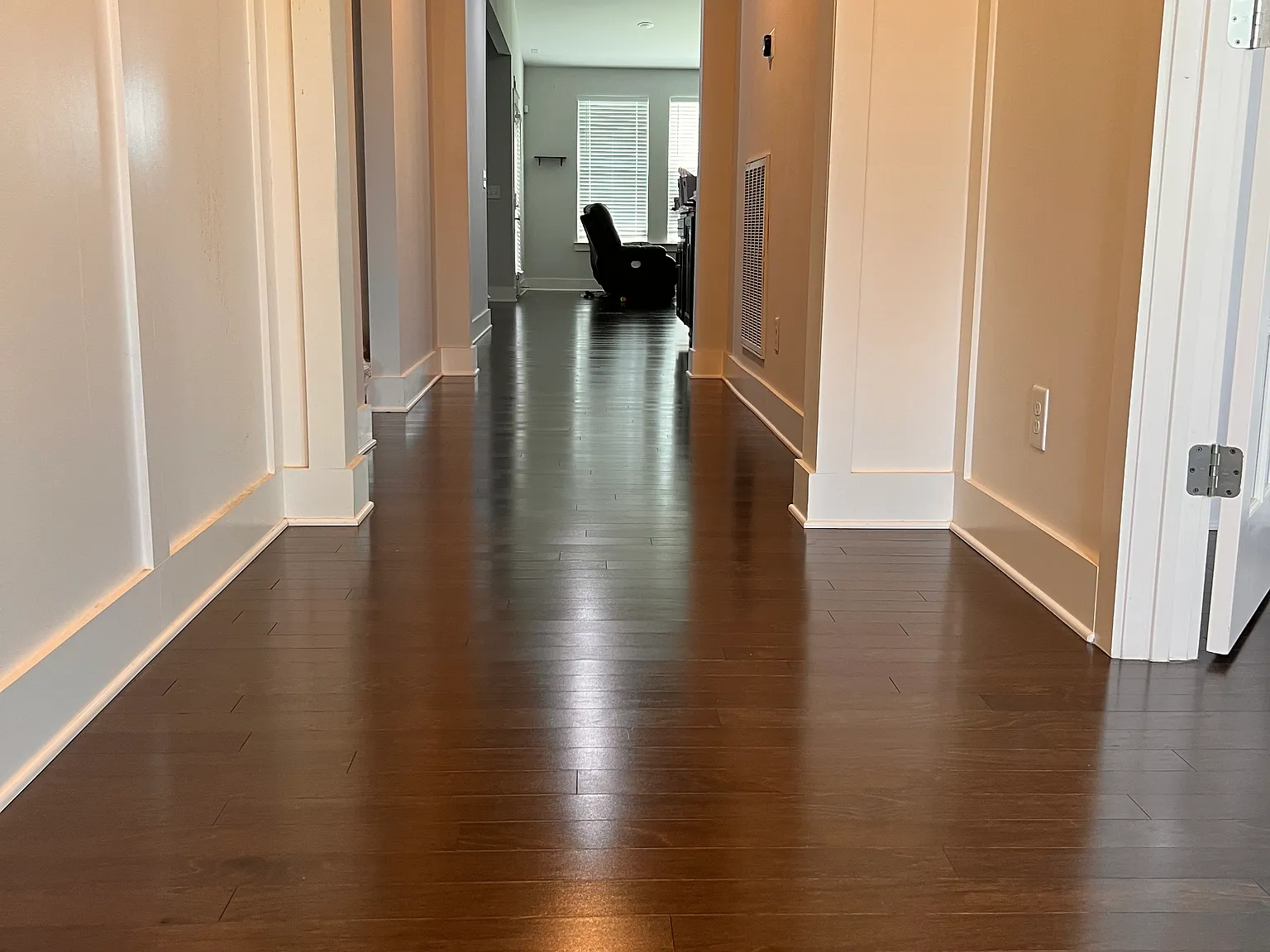 3 bed, 2300 sqft, $3,600 — Photo 2