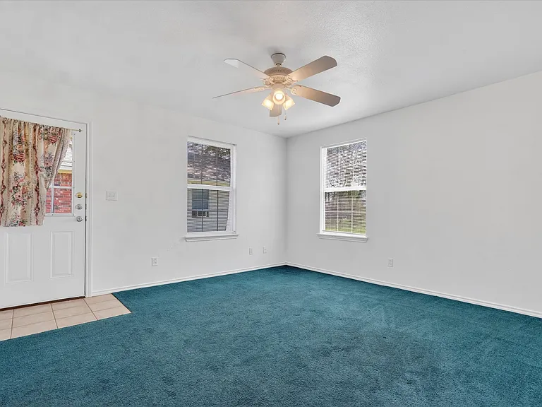 509 W Cedar St — Photo 11