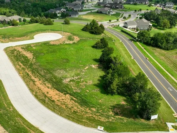 B4-L2 Timber Ridge Dr, Salina, KS 67401