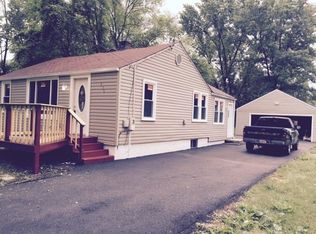 239 Keck Ave, Aurora, IL 60505