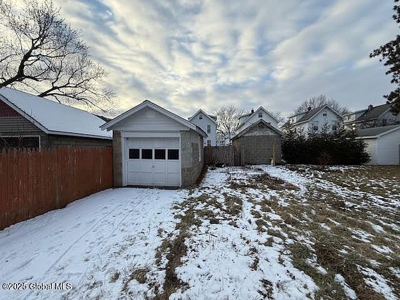 3rd image of 109 Grove Avenue
