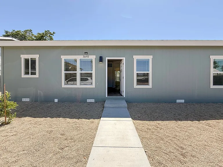 26452 N San Jacinto St — Photo 2