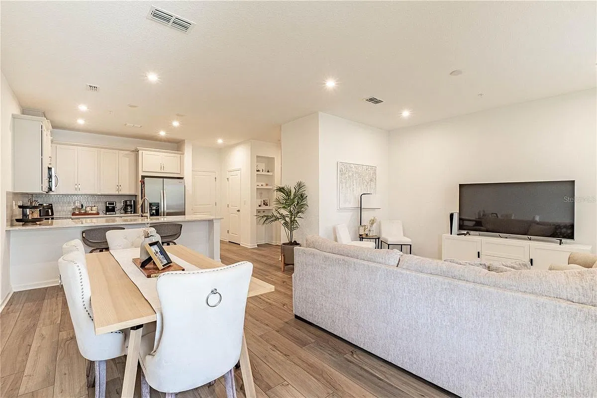 11549 Straits Way — Photo 4