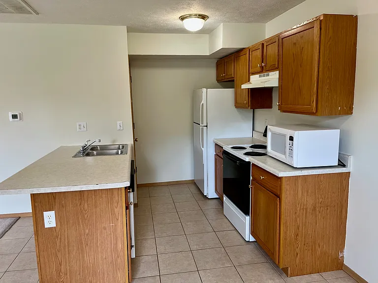 708 Arcadia Dr #3 — Photo 4
