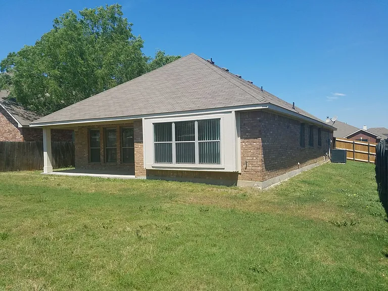 905 Remington Ranch Rd — Photo 13