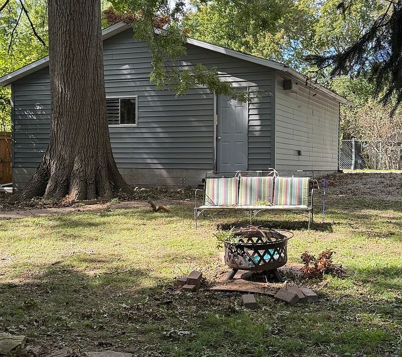 2nd image of 1011 Franklin Ave