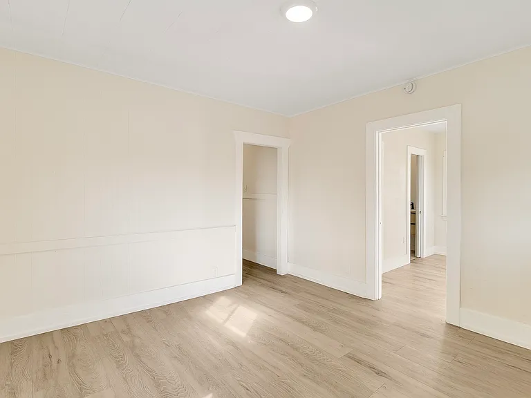 125 Broadway St — Photo 2