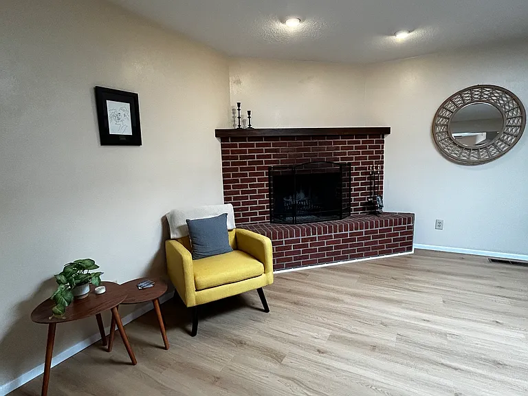 632 Ortiz Dr NE — Photo 8