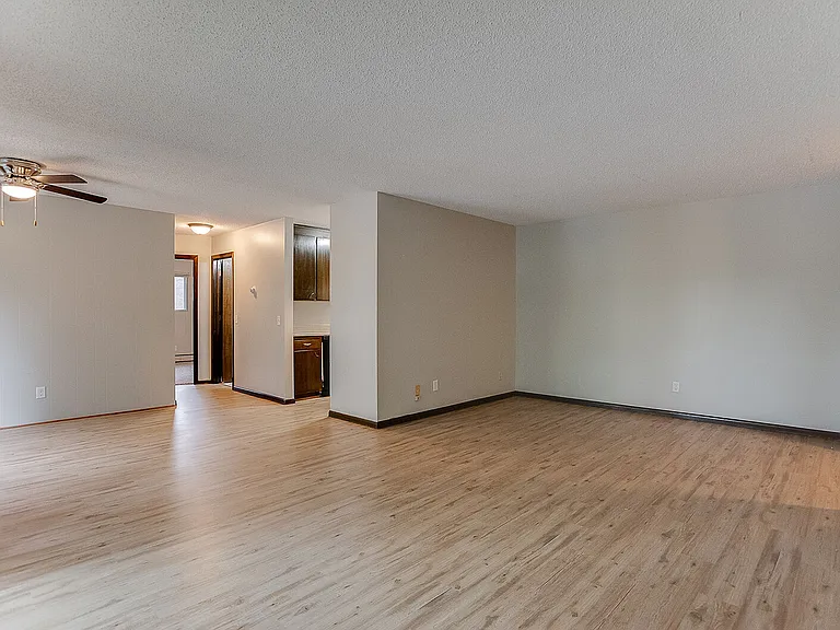 Caravelle Apartments — Photo 10