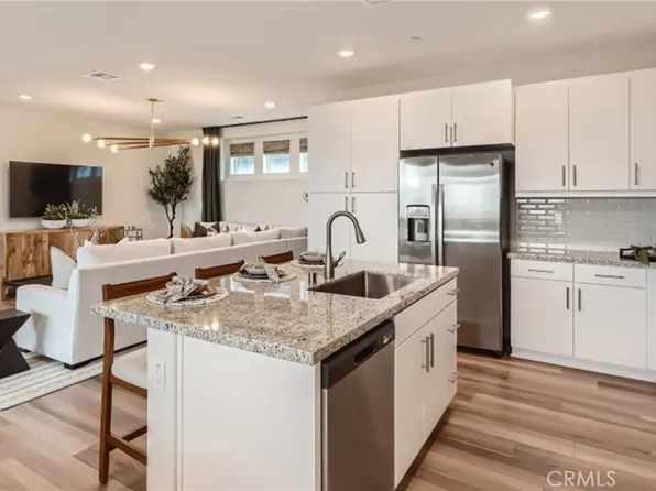 16660 Crocus Ln #1, Fontana, CA 92336