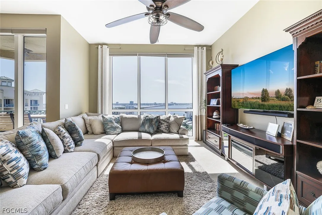 3 bed, 2.5 bath, 2457 sqft, $7,500 — Photo 4