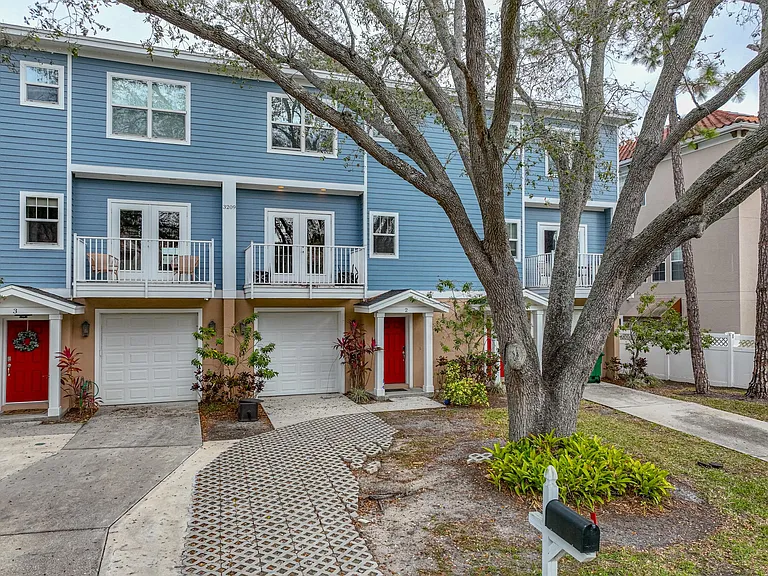 3209 W Horatio St #2 — Photo 1
