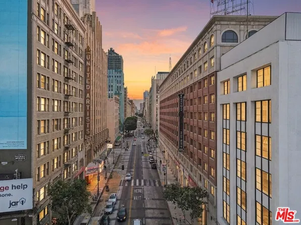 939 S Broadway St #1006, Los Angeles, CA 90015