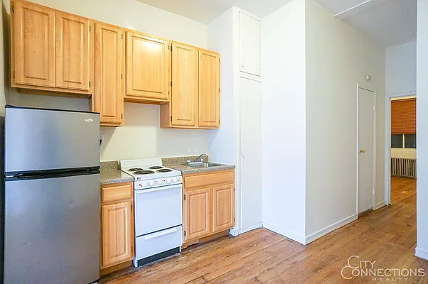 Rented by City Connections Realty | media 19