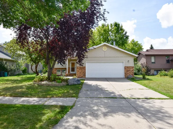 2802 23rd Ave S, Fargo, ND 58103