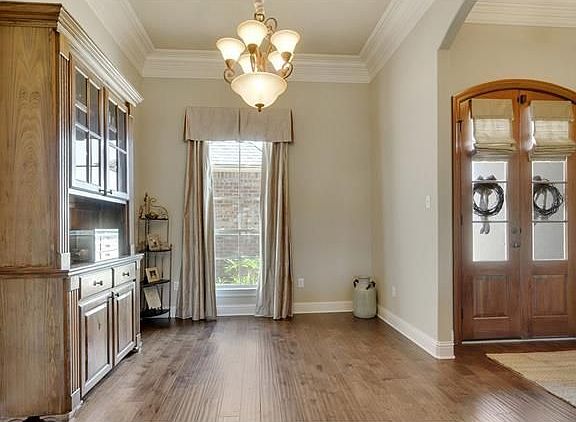 4th image of 629 Place Street Etienne