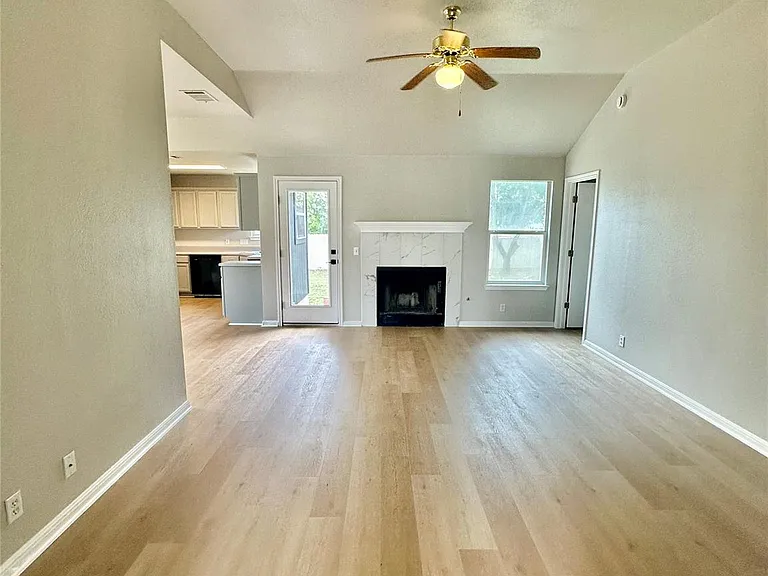 706 N Creek Blvd — Photo 3