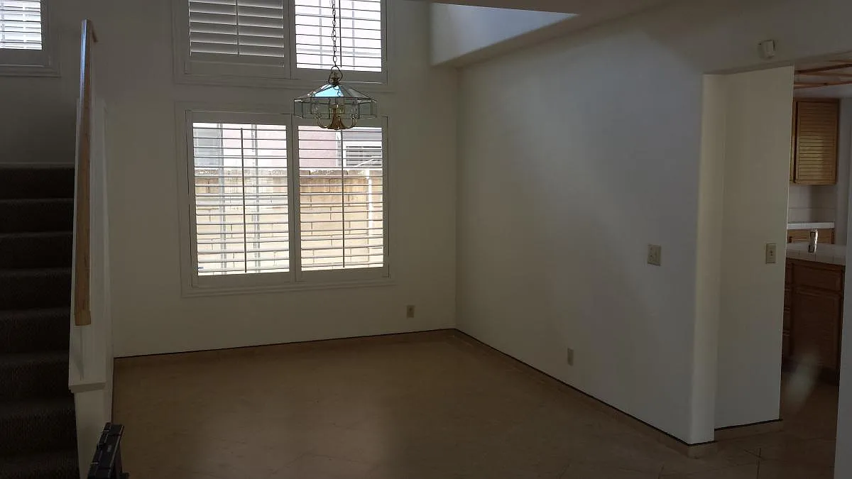 Building Photo - 2128 Wild Flower Ln