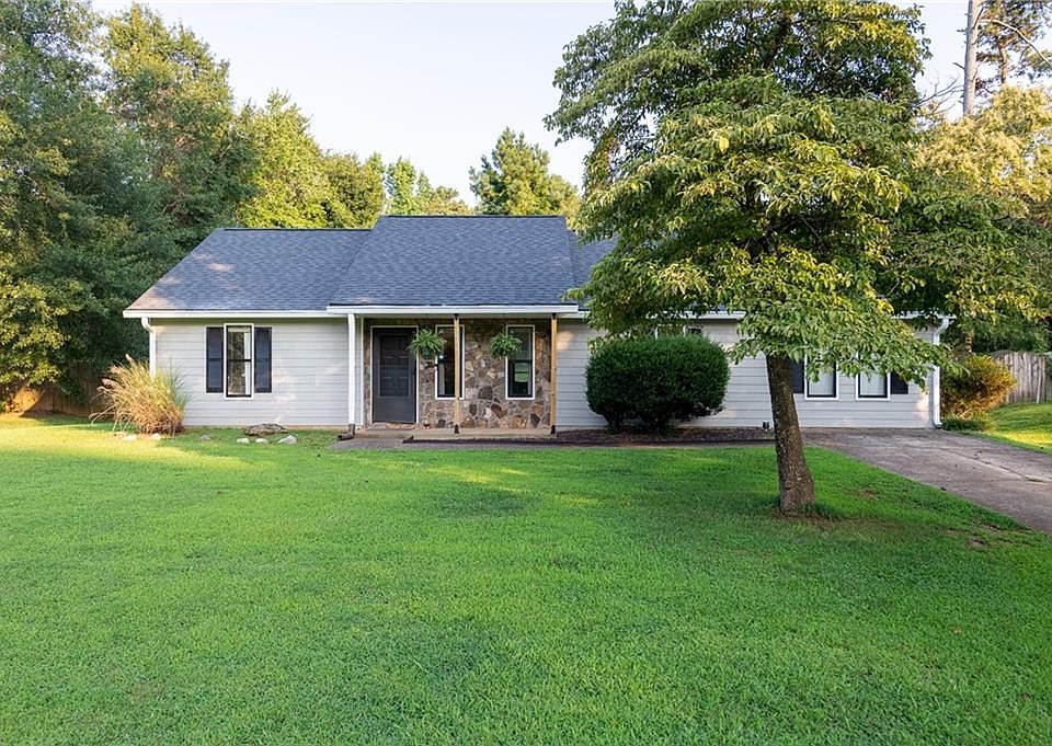 1st image of 484 Ashwood Dr