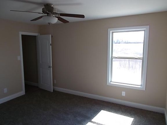 4th image of 1717 Manning Dr APT B