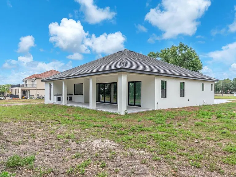 11921 Fort King Hwy — Photo 36