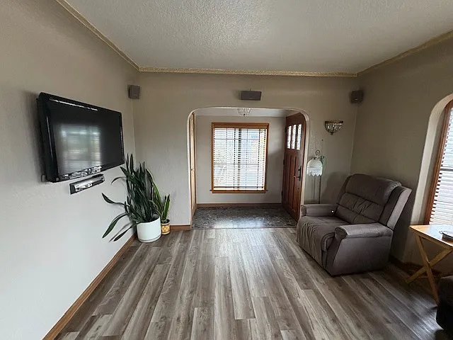 1252 Basswood Ave #1 — Photo 11