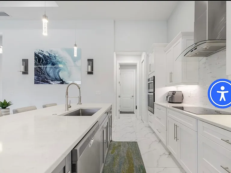110 SW 21st Ter — Photo 11