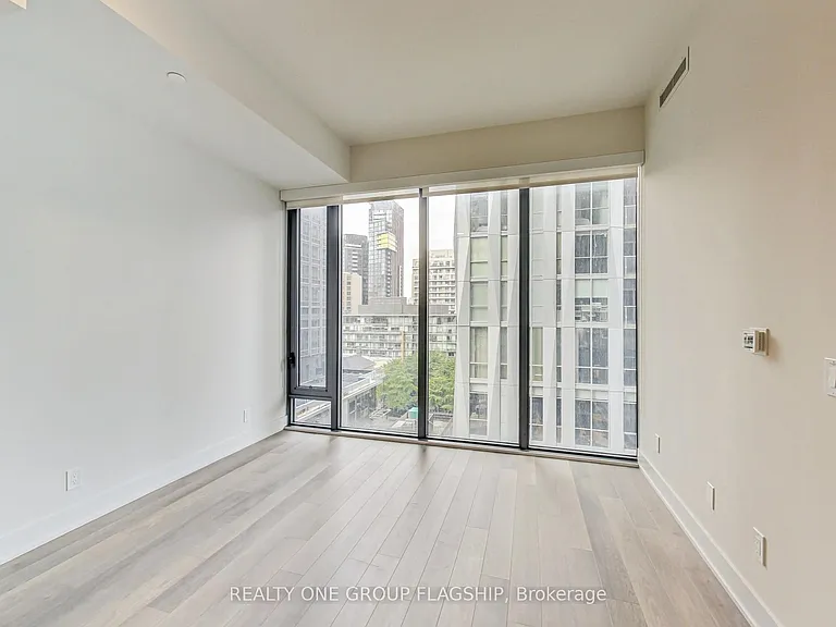 8 Cumberland St #701 — Photo 4