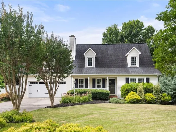 6204 Highland Brook Dr, Clemmons, NC 27012