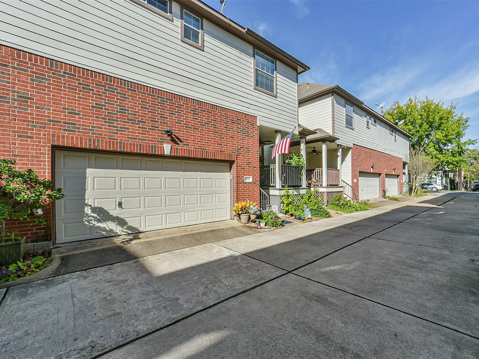 3 bed, 2.5 bath, 2031 sqft, $2,700 — Photo 3