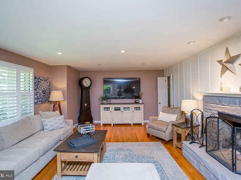 67 Townview Dr — Photo 5