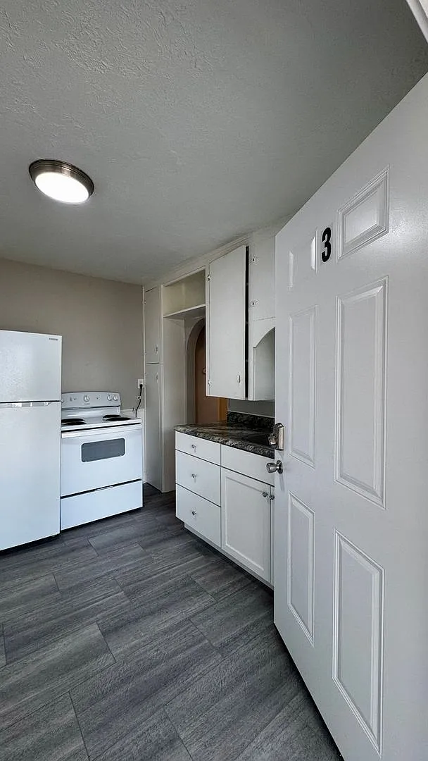 2 bed, 1.0 bath, $995 — Photo 4