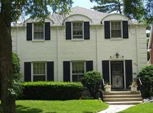 5939 N Forest Glen Ave, Chicago, IL 60646
