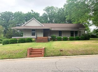 423 E Donaldson Ave, Raeford, NC 28376