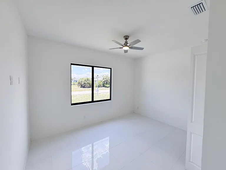 3032 NW 41st Ave — Photo 13