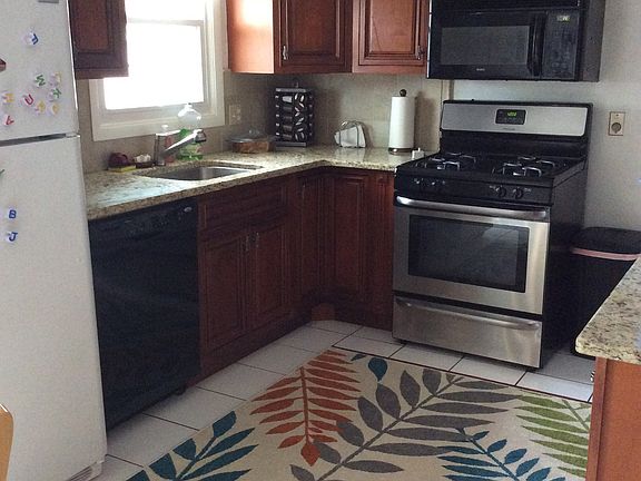 3rd image of 217 Diane Dr