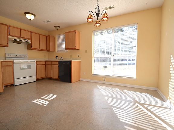 Kitchen & Breakfast Nook