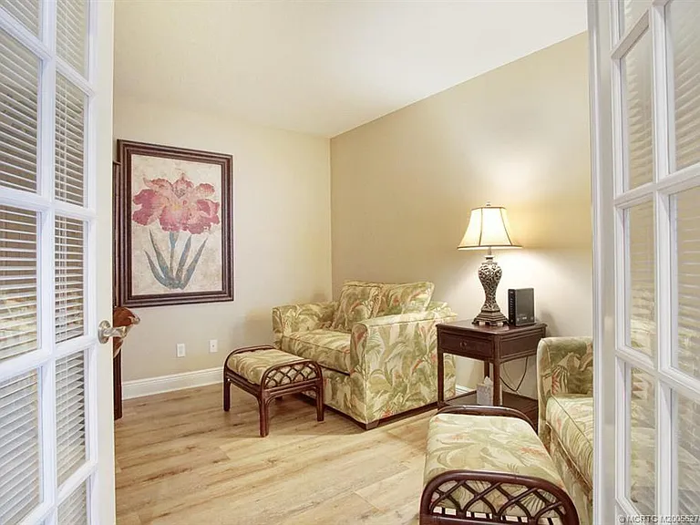 3736 NE Indian River Dr — Photo 16