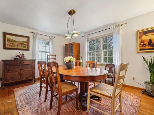 10 Wayside Drive, White Plains, NY 10607