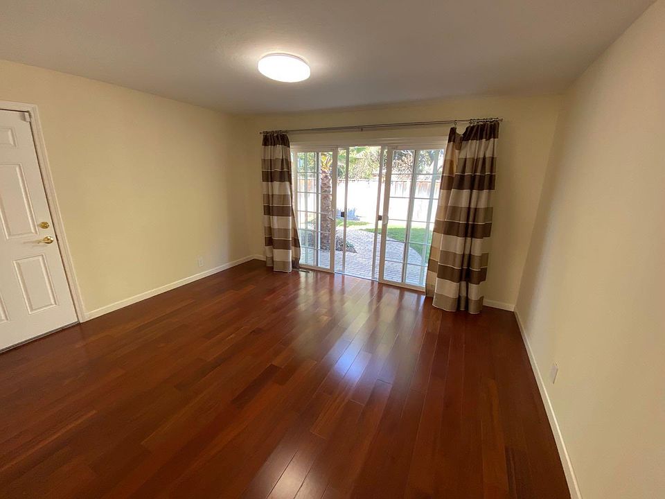 1st image of 430 Giannini Dr