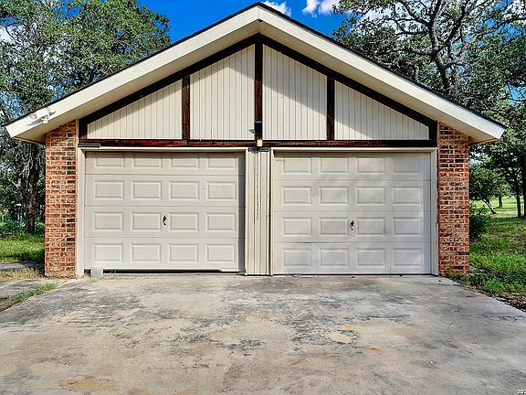 5th image of 110 Post Oak