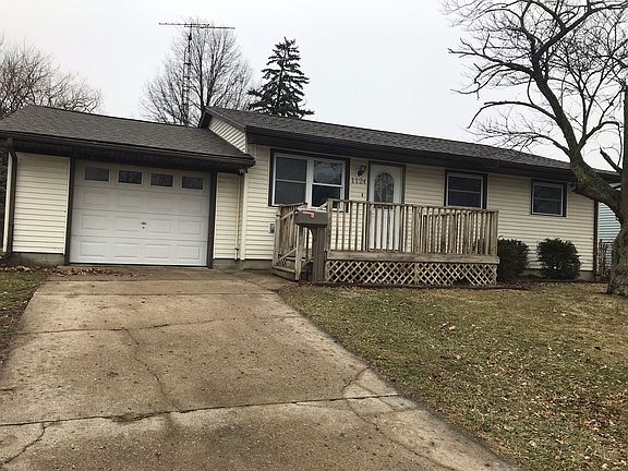 2nd image of 1124 Hawthorne Dr