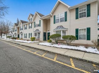 17 Chanda Ct #B017, Clifton, NJ 07012