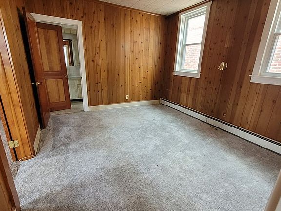 3rd image of 40 S Charlotte St